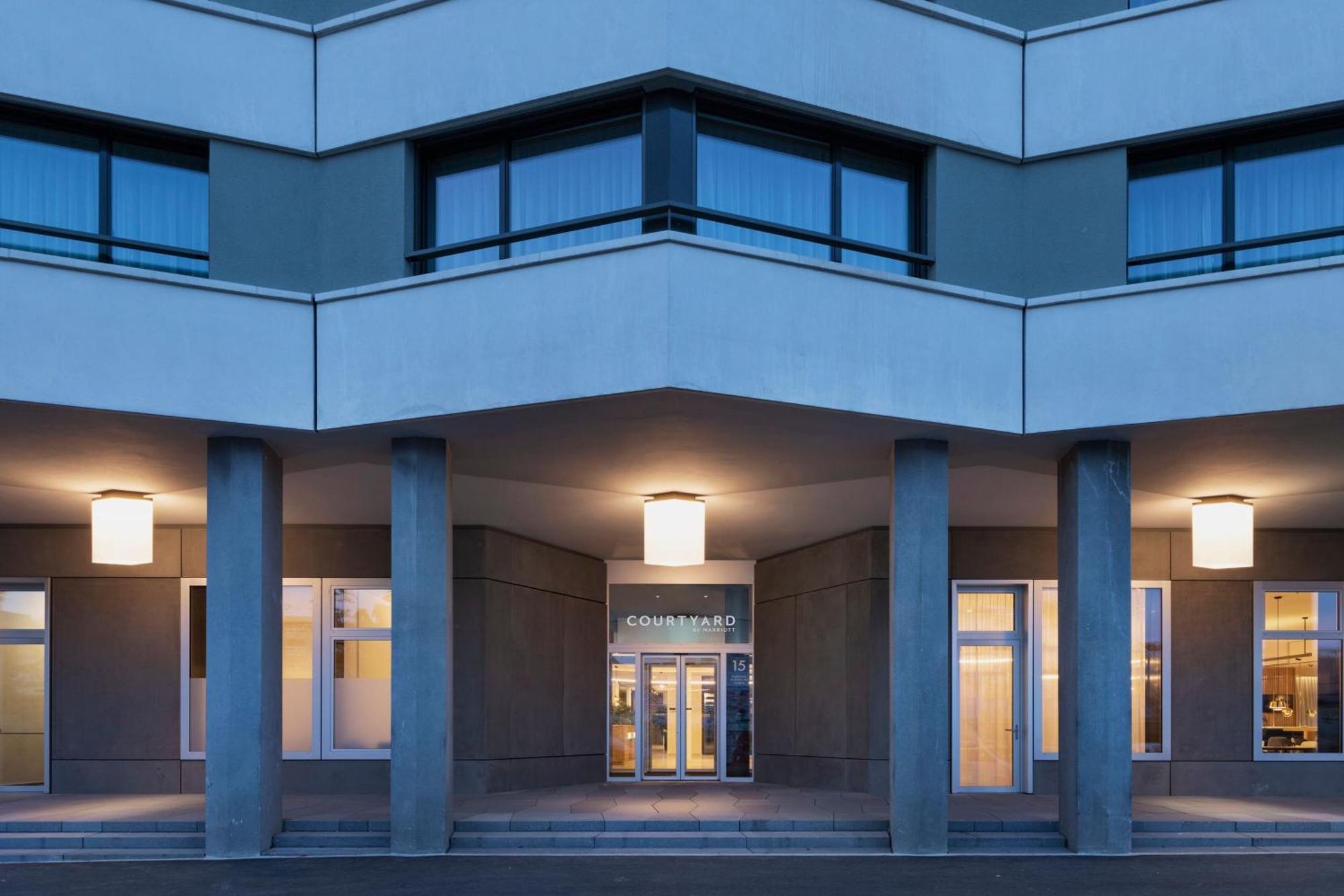 Courtyard By Marriott Biel Bienne Hotel Buitenkant foto
