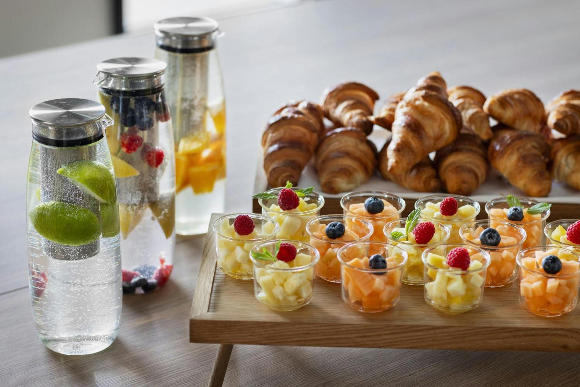 Courtyard By Marriott Biel Bienne Hotel Buitenkant foto