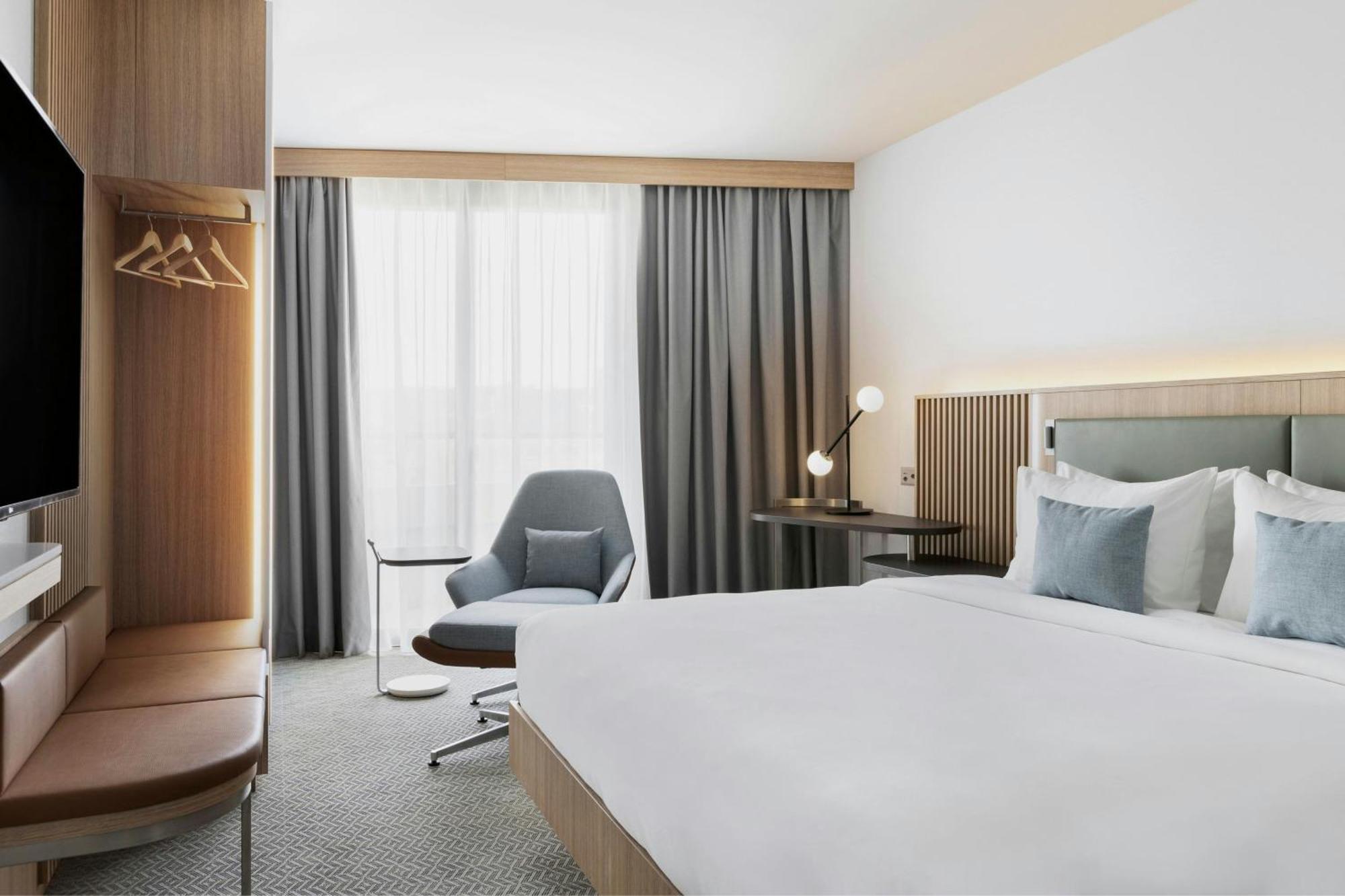 Courtyard By Marriott Biel Bienne Hotel Buitenkant foto