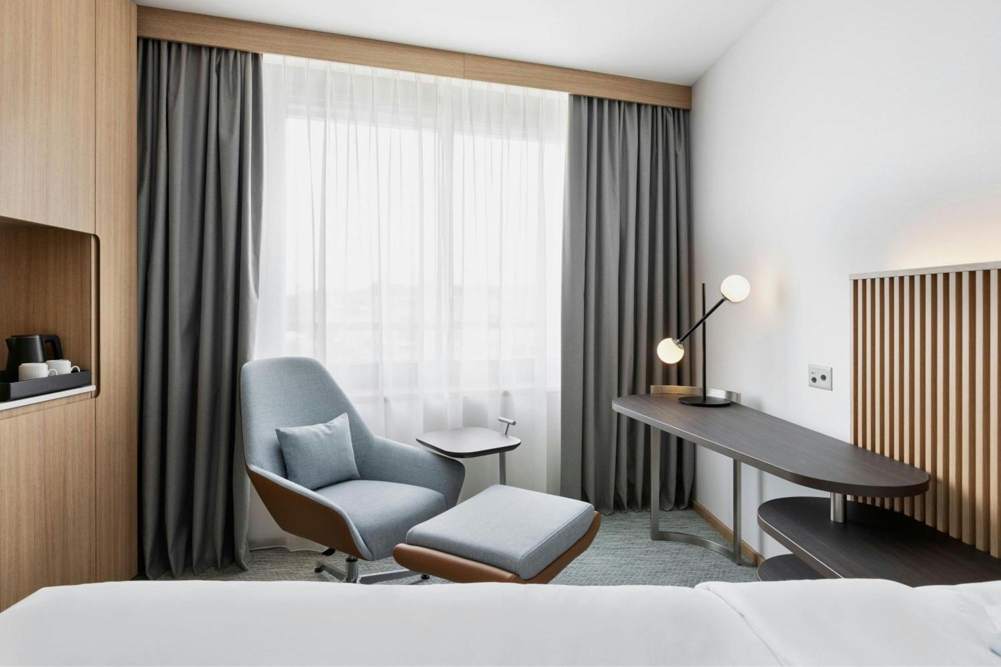 Courtyard By Marriott Biel Bienne Hotel Buitenkant foto