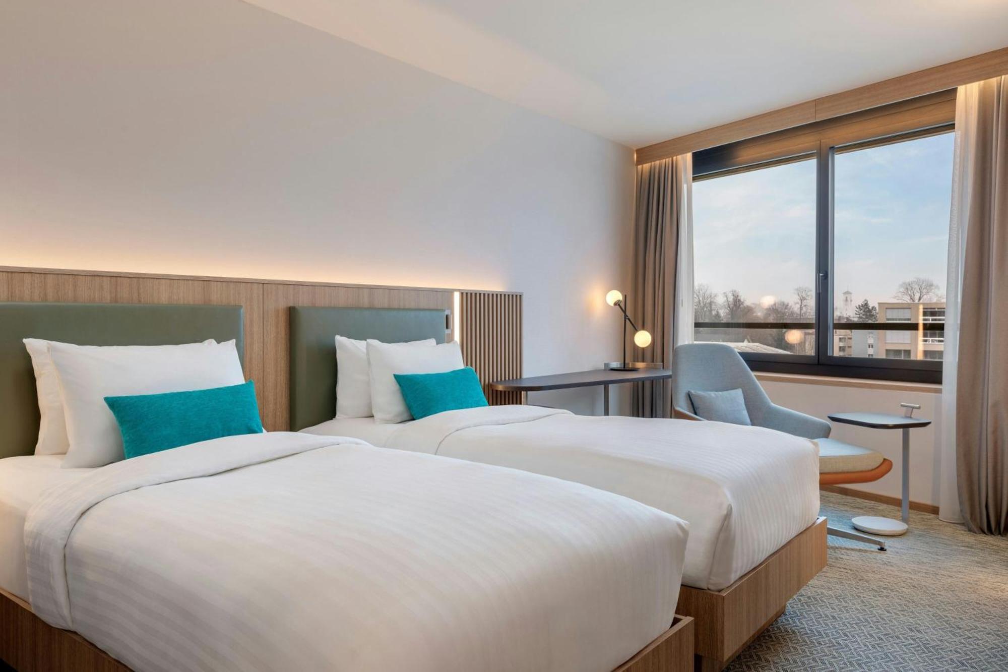 Courtyard By Marriott Biel Bienne Hotel Buitenkant foto