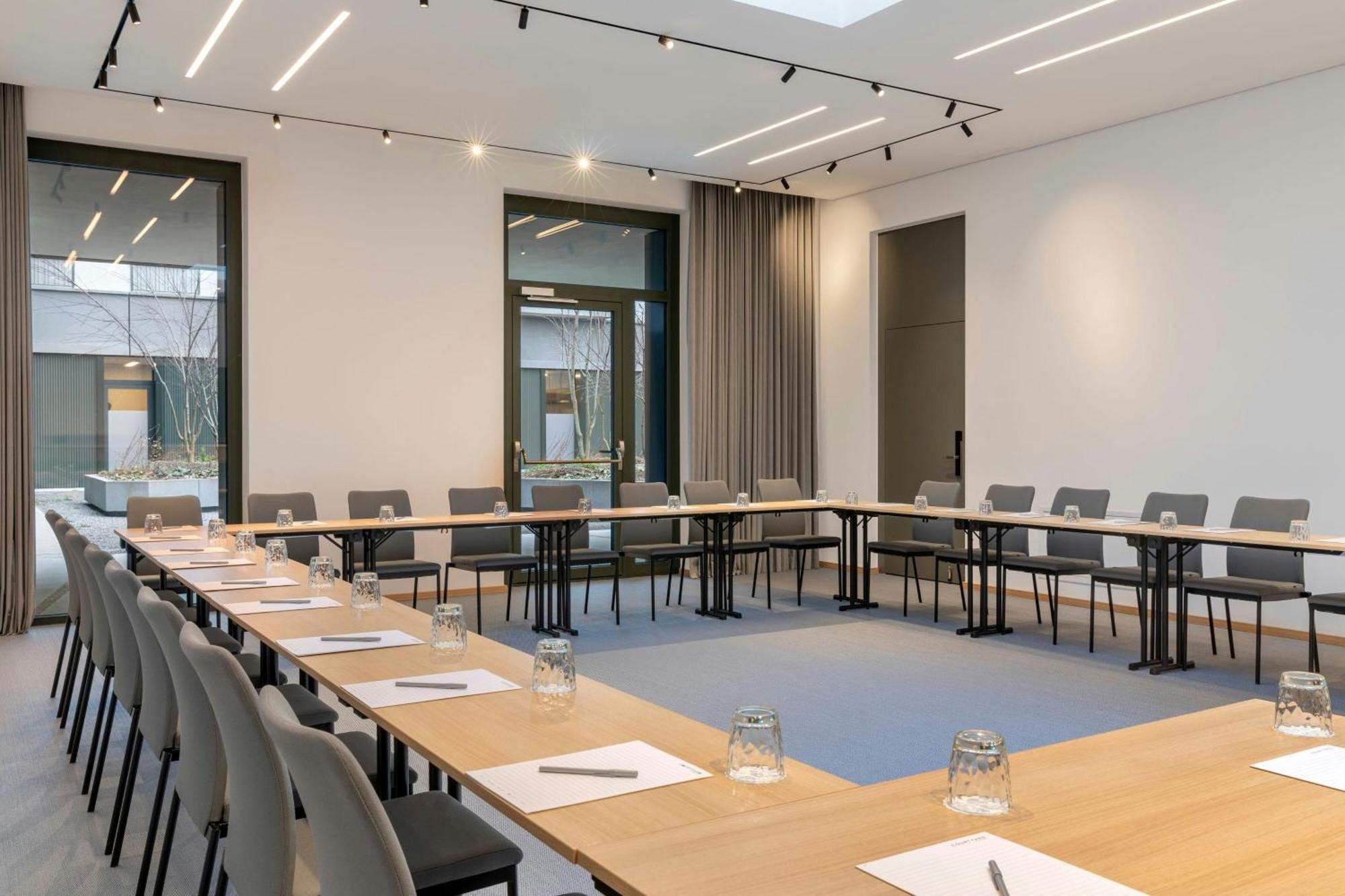 Courtyard By Marriott Biel Bienne Hotel Buitenkant foto
