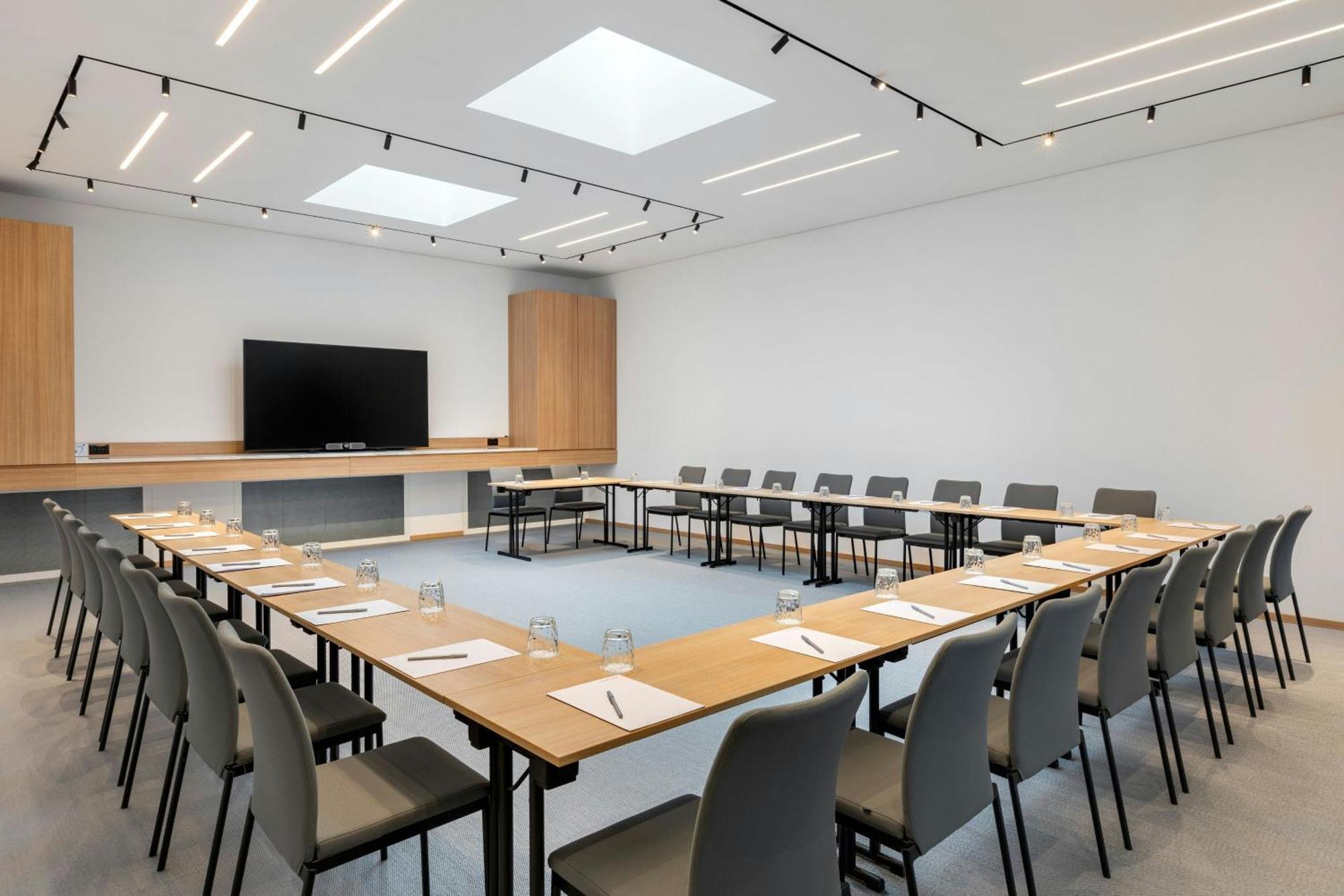 Courtyard By Marriott Biel Bienne Hotel Buitenkant foto