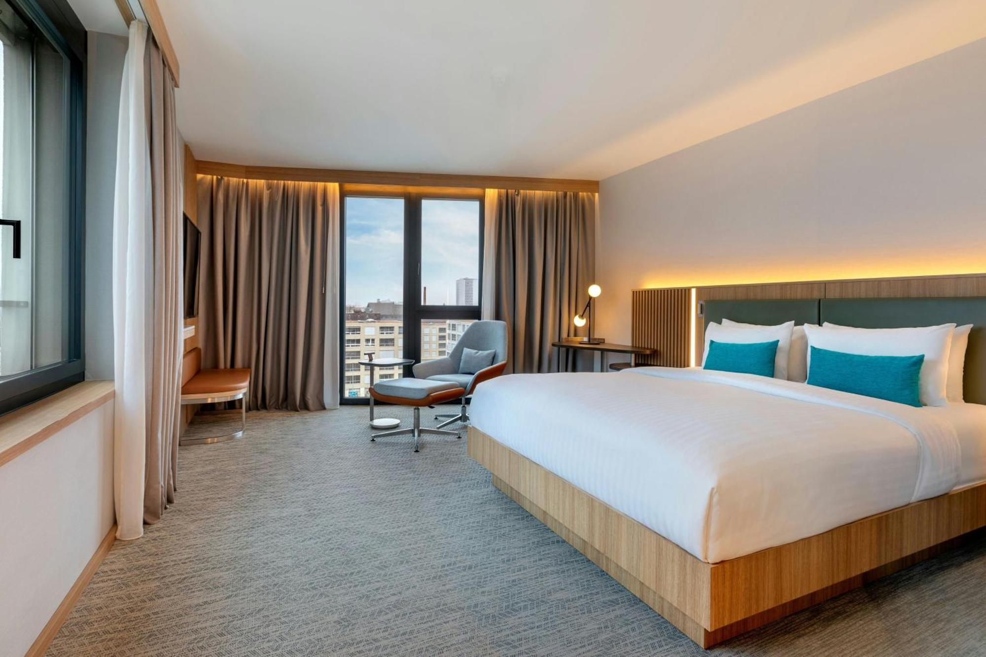 Courtyard By Marriott Biel Bienne Hotel Buitenkant foto